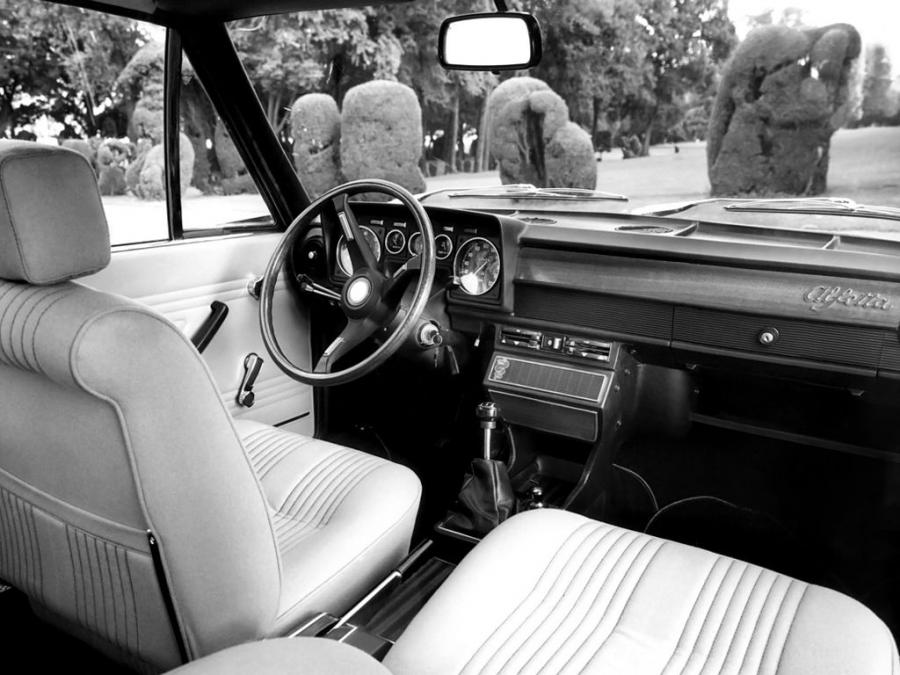  Alfa Romeo Alfetta (116) 1972 года  (фото 14 из 38)